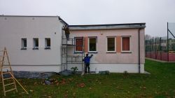 remont elewacji-malowanie Szkoły Podstawowej nr 4 w Nowogardzie