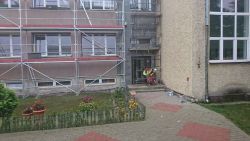 Błotno - remont elewacji budynku szkoły