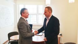 Burmistrz przyznał nagrode dyrektorowi LO nr 2 w Nowogardzie