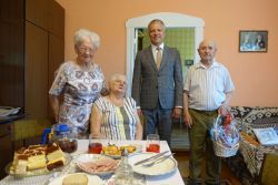 Burmistrz Robert Czapla z życzeniami u 90-letniego Sybiraka
