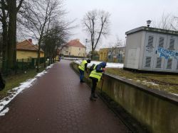 hakanie i sprzątanie ścieżki pieszo rowerowej - ul. Promenady